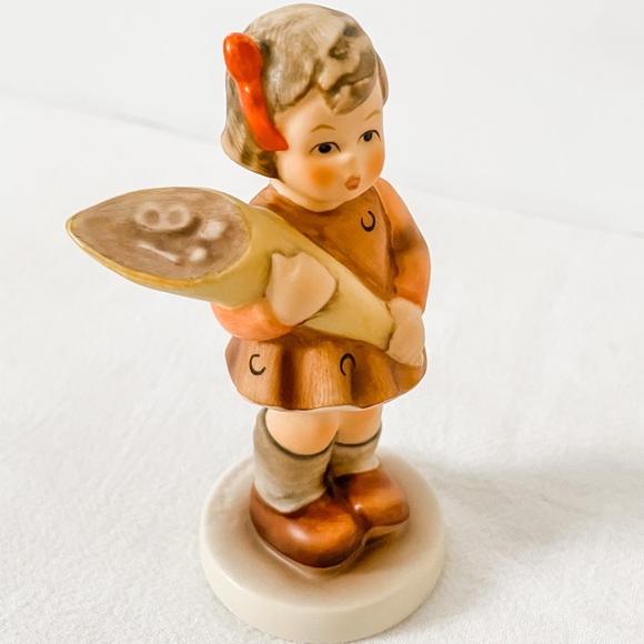 “A Sweet Offering” Hummel - Picture 5 of 6